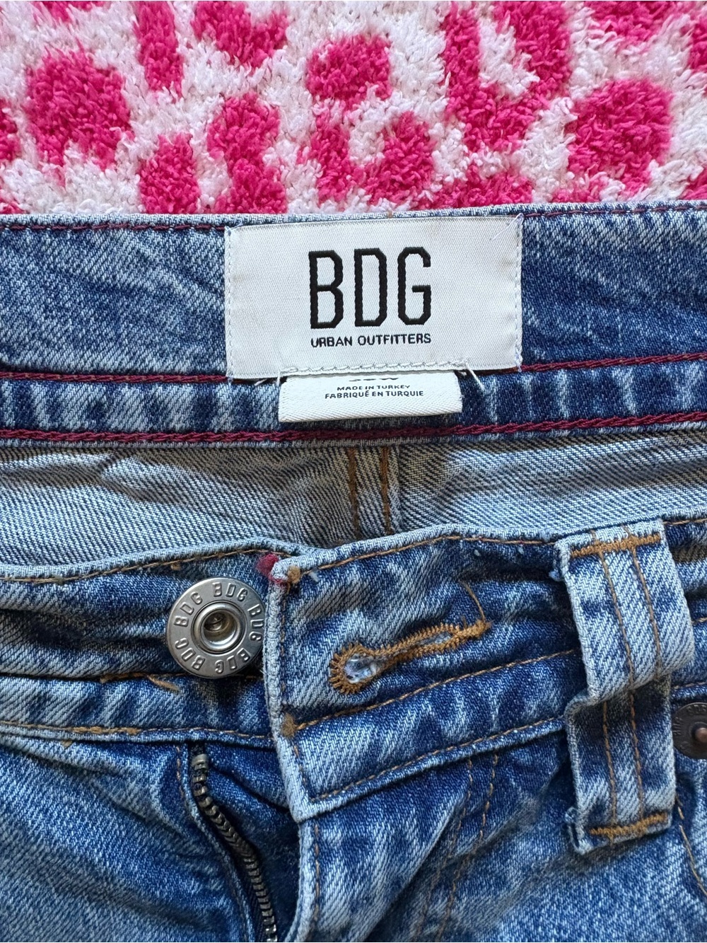 BDG Urban Outfitters Denim Bermuda Shorts Y2K Light Wash Size 30 - Picture 2 of 5